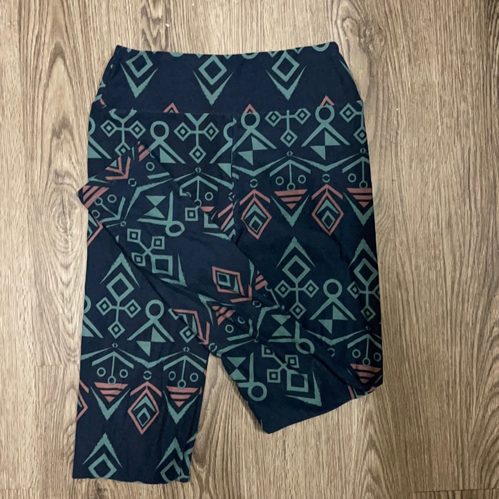 LuLaRoe one size printed leggings
